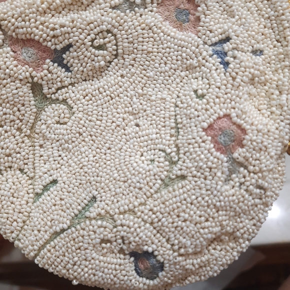 ~{Vintage}~ Mini beaded and embroidered  change purse. - Picture 7 of 9